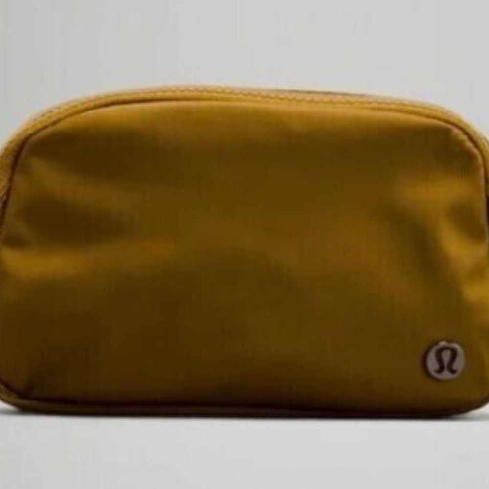 NWT Lululemon Everywhere Belt Bag Color: Burnt Caramel